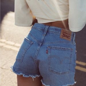 Vintage LEVI high waisted denim shorts